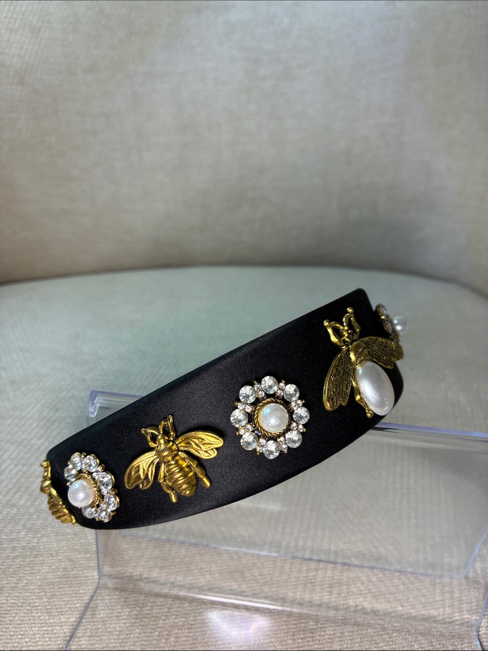 Source Unknown Black Satin Headband with Gold Bee and Pearl Details - Picture 3 of 10
